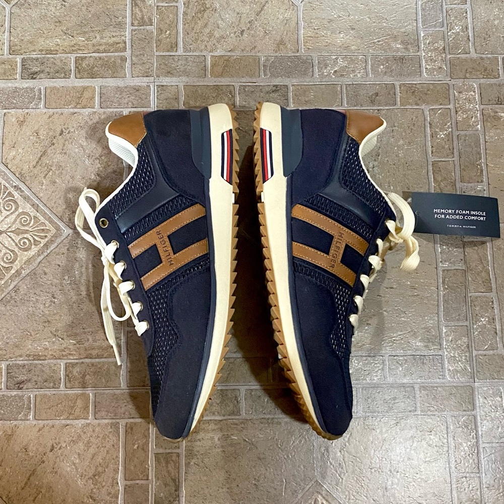 (SOLD) Tommy Hilfiger Sneakers